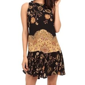 Free People Intimately Black Dobby Dot Floral Slip Dress size Small. EUC